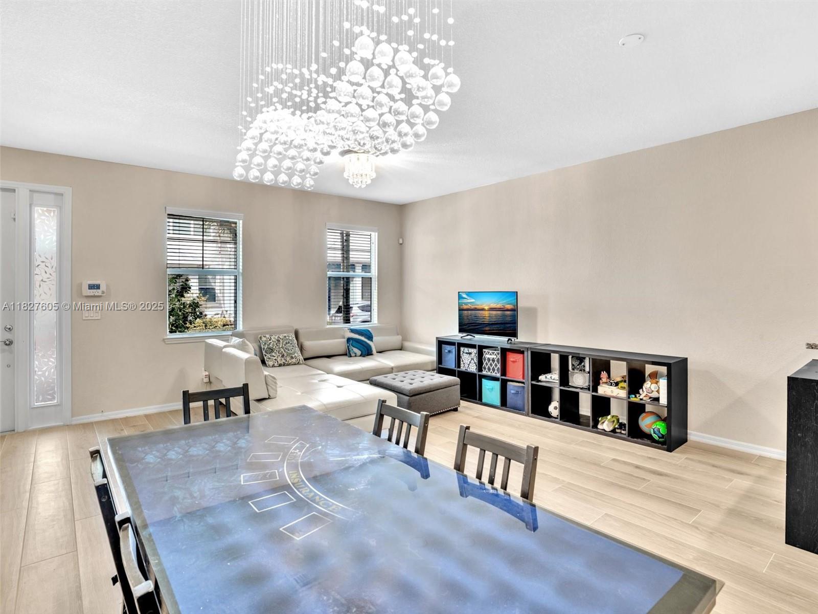 HILLCREST COUNTRY CLUB NO - Residential