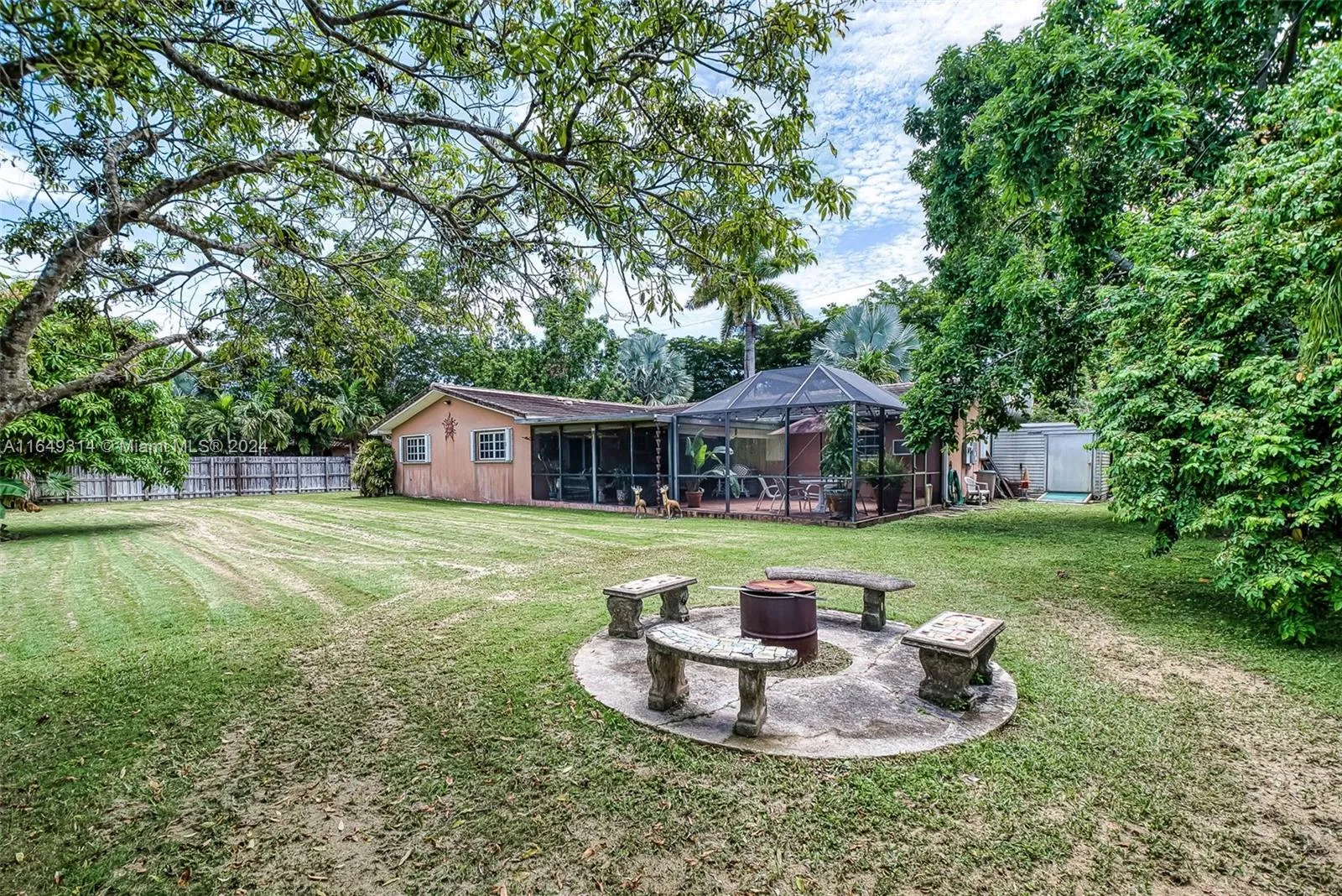 Palmetto Bay, Florida 33158, United States, 3 Bedrooms Bedrooms, ,2 BathroomsBathrooms,Residential,Pending,46342