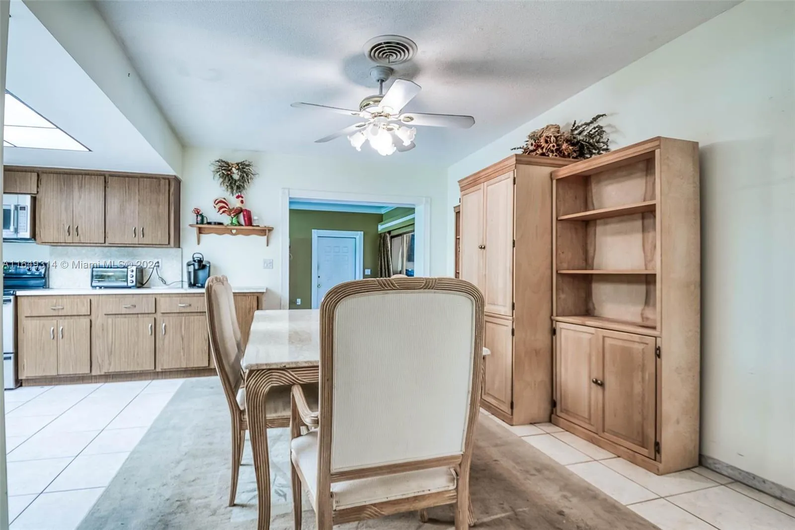 Palmetto Bay, Florida 33158, United States, 3 Bedrooms Bedrooms, ,2 BathroomsBathrooms,Residential,Pending,46342