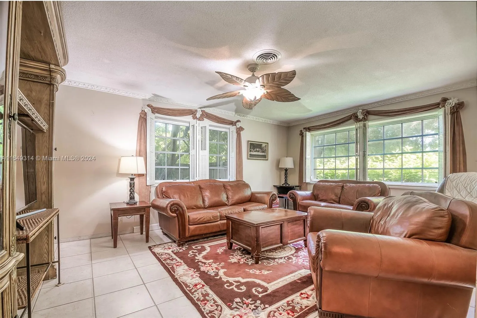 Palmetto Bay, Florida 33158, United States, 3 Bedrooms Bedrooms, ,2 BathroomsBathrooms,Residential,Pending,46342