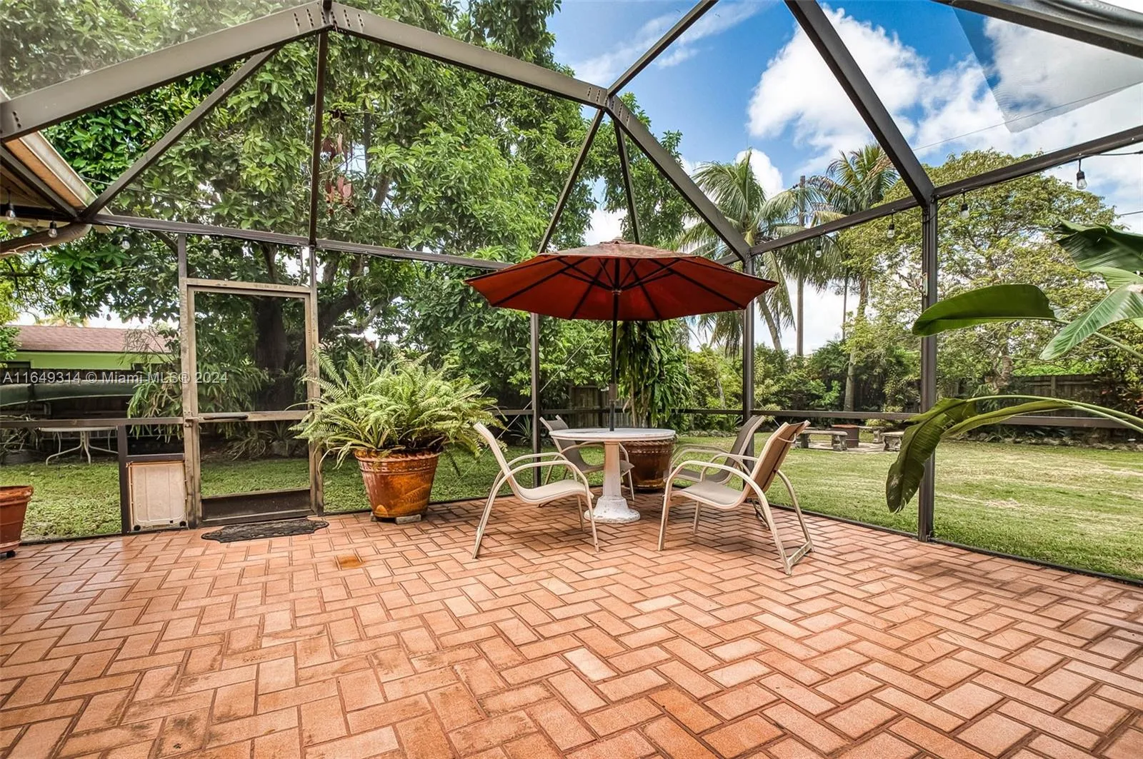 Palmetto Bay, Florida 33158, United States, 3 Bedrooms Bedrooms, ,2 BathroomsBathrooms,Residential,Pending,46342