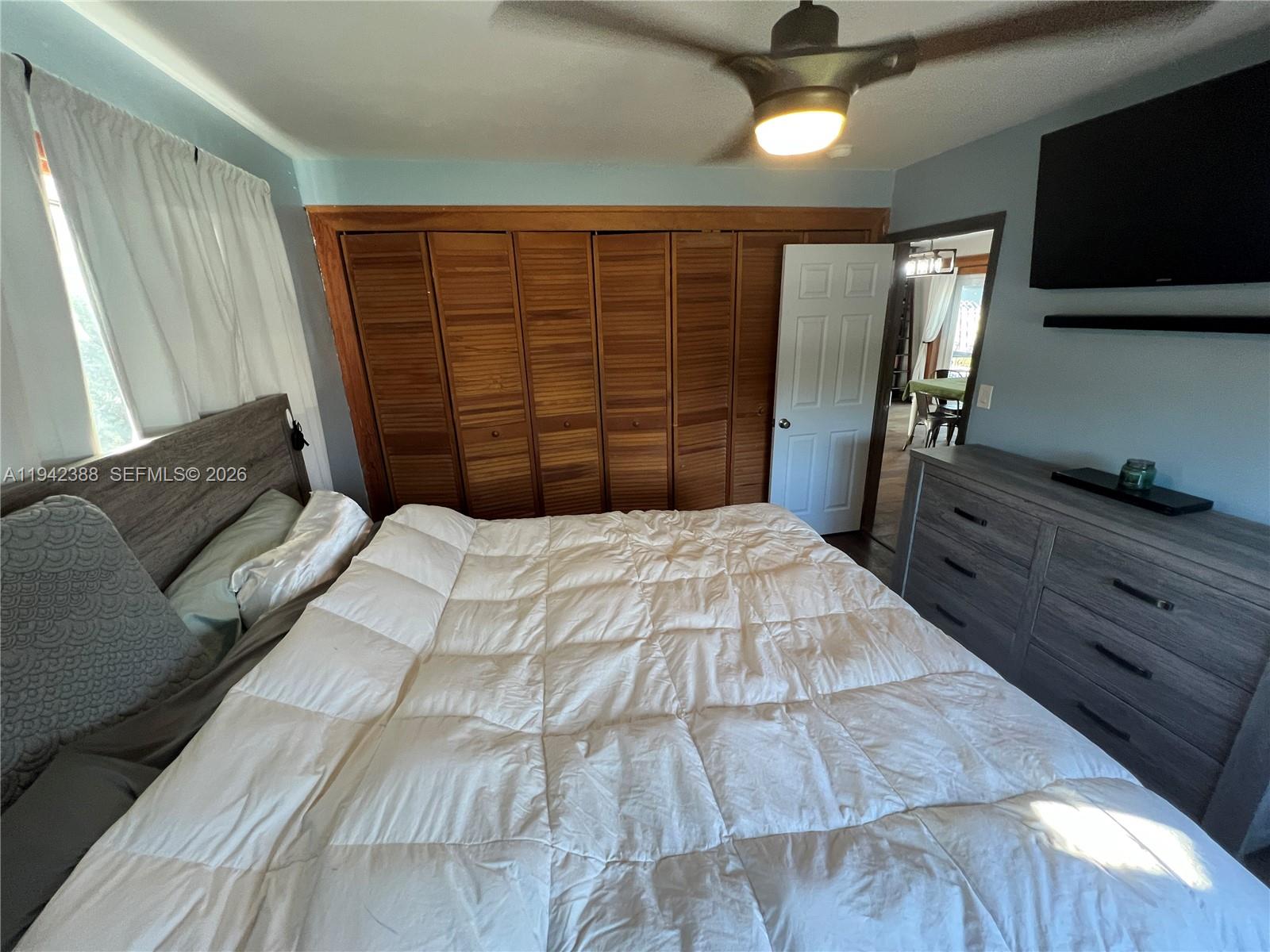 LAKEVIEW MANORS - Residential Lease