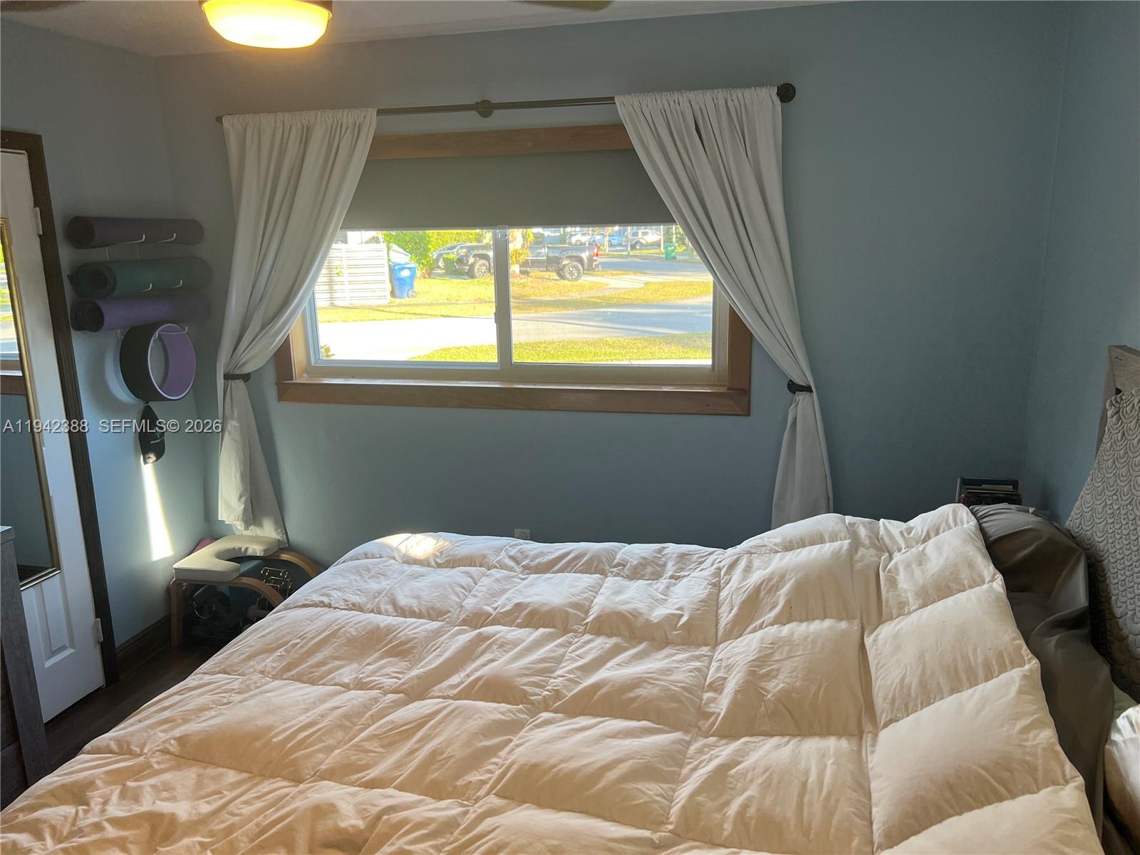 LAKEVIEW MANORS - Residential Lease