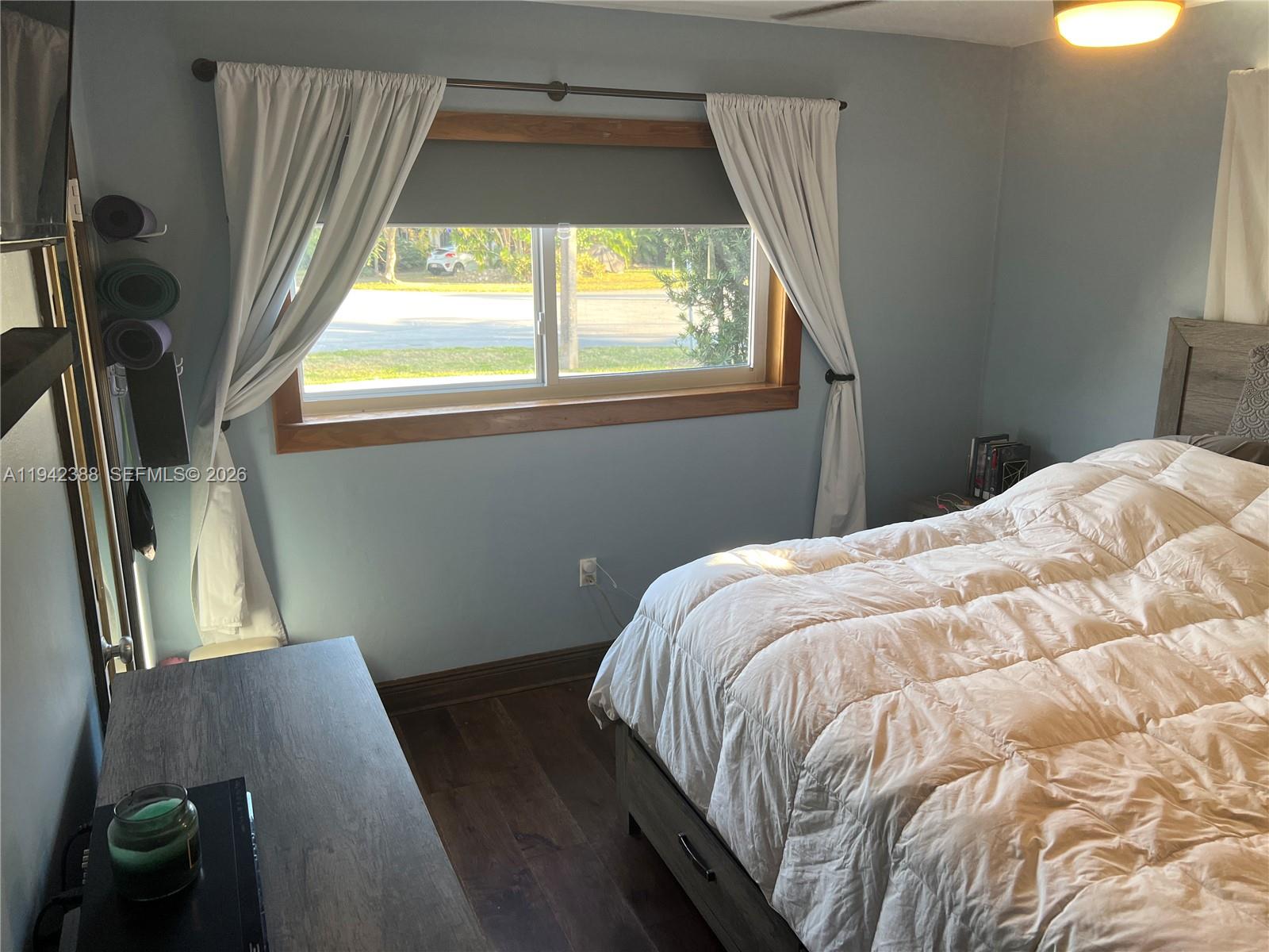 LAKEVIEW MANORS - Residential Lease