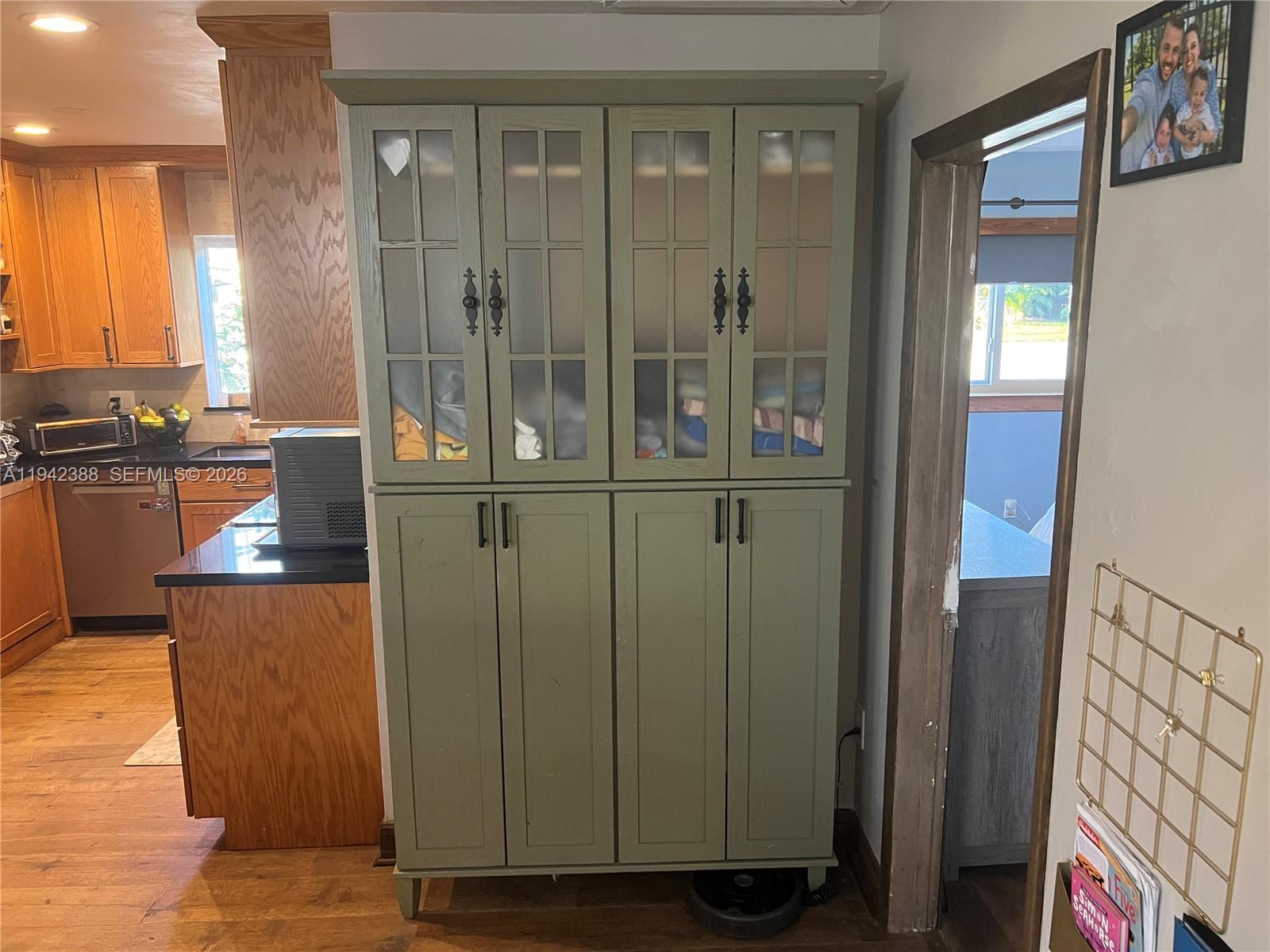 LAKEVIEW MANORS - Residential Lease