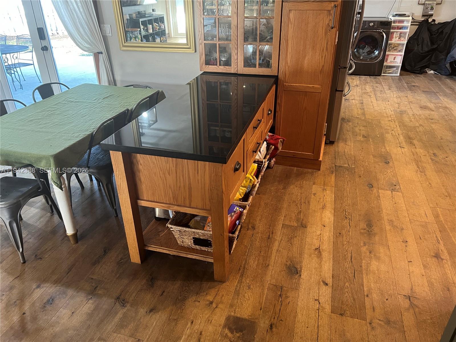 LAKEVIEW MANORS - Residential Lease