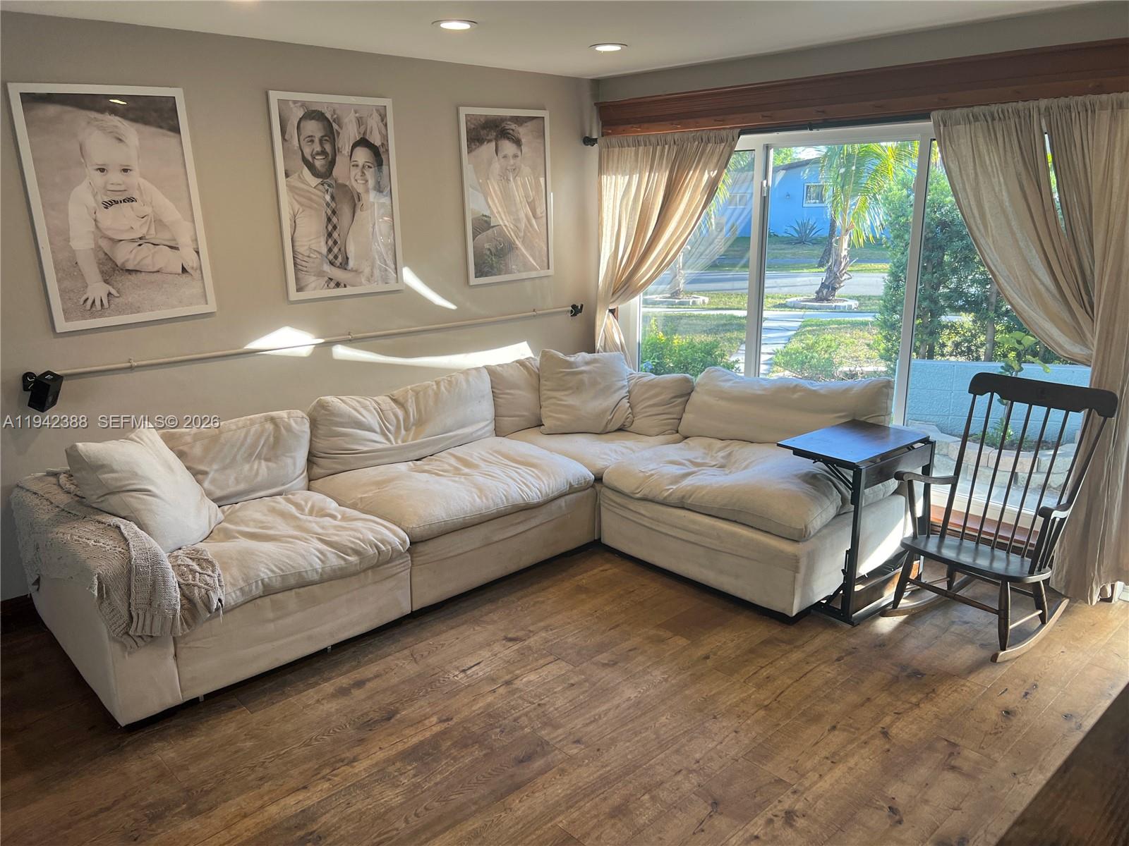 LAKEVIEW MANORS - Residential Lease