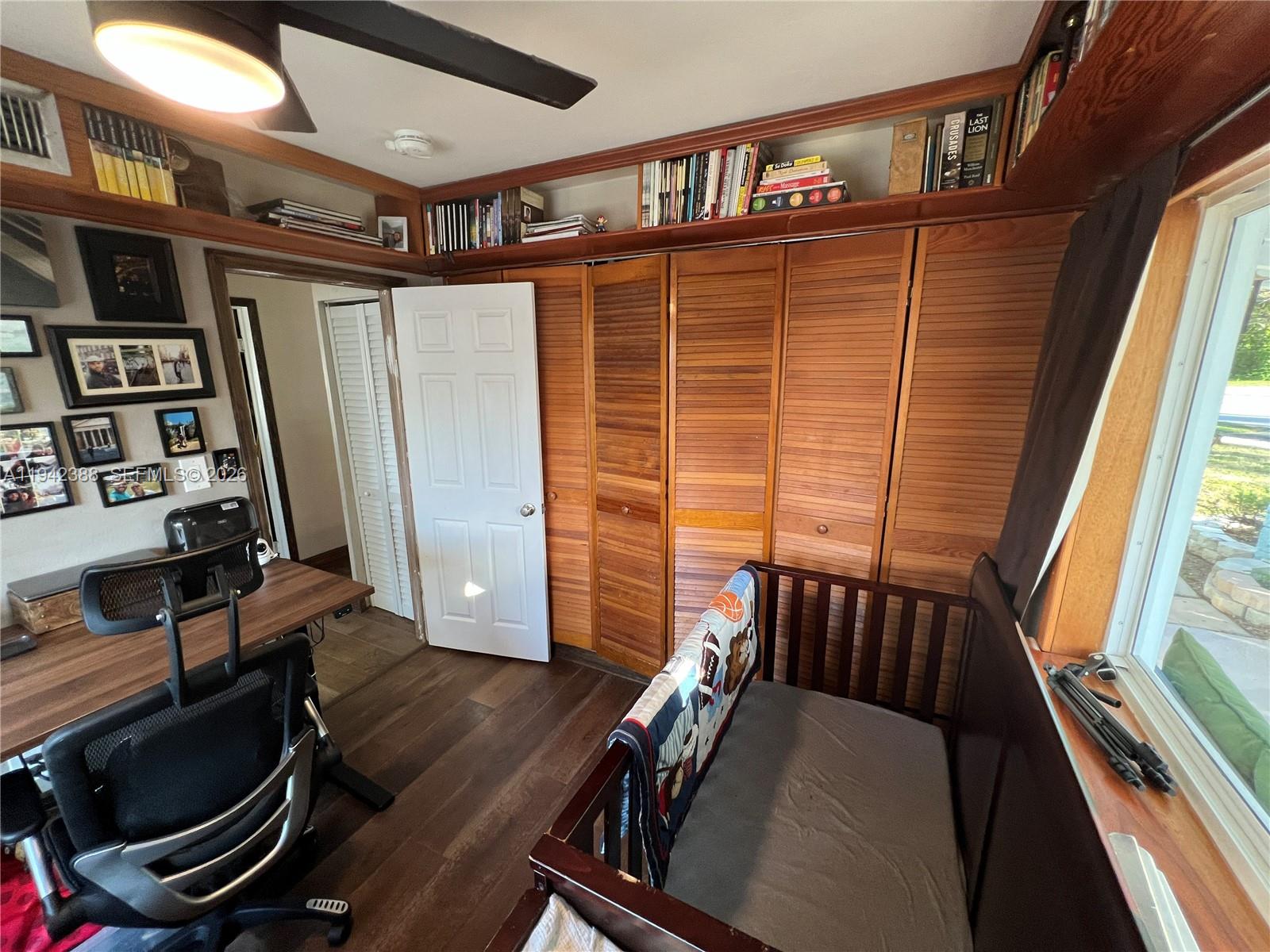 LAKEVIEW MANORS - Residential Lease