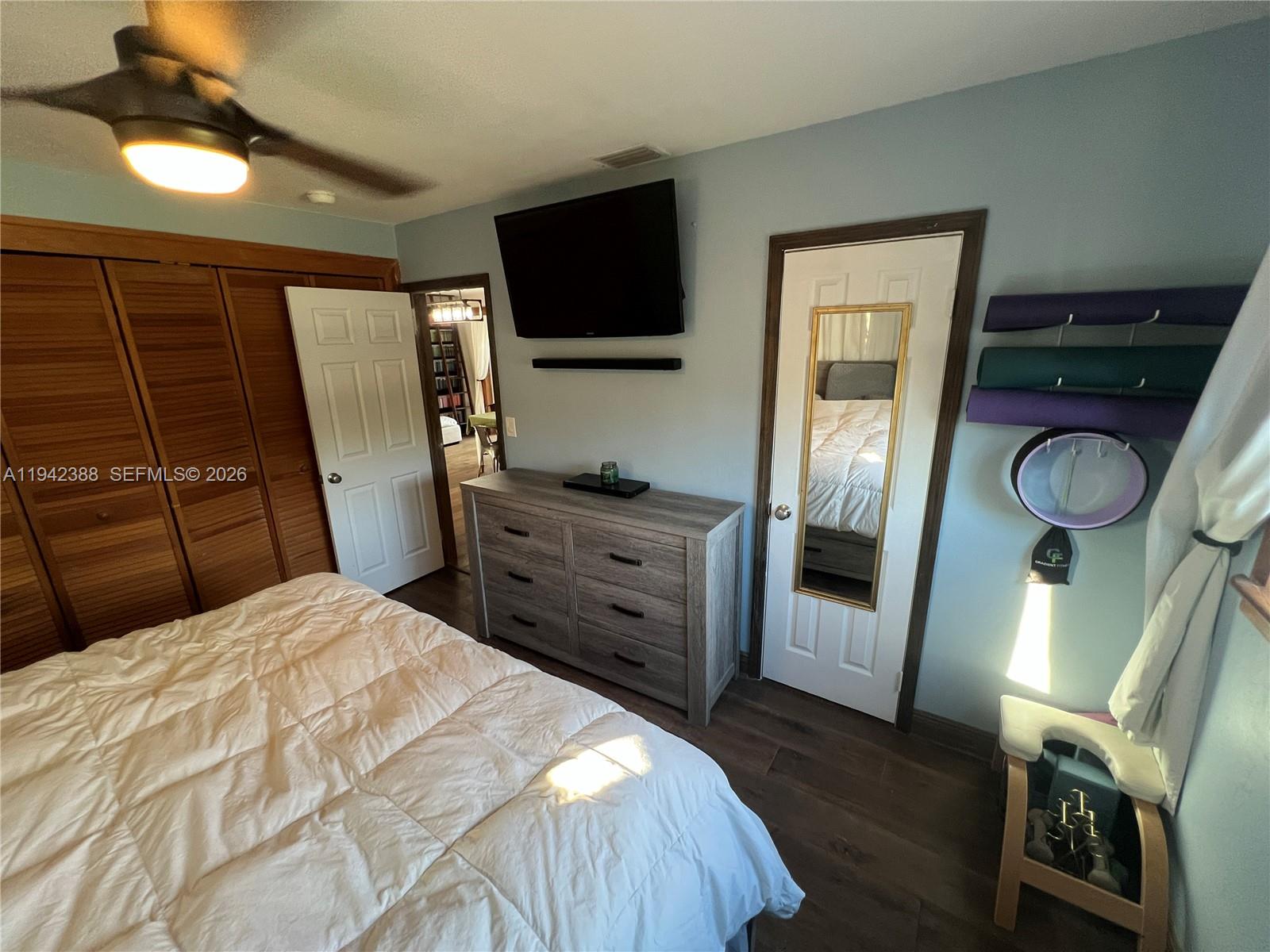 LAKEVIEW MANORS - Residential Lease