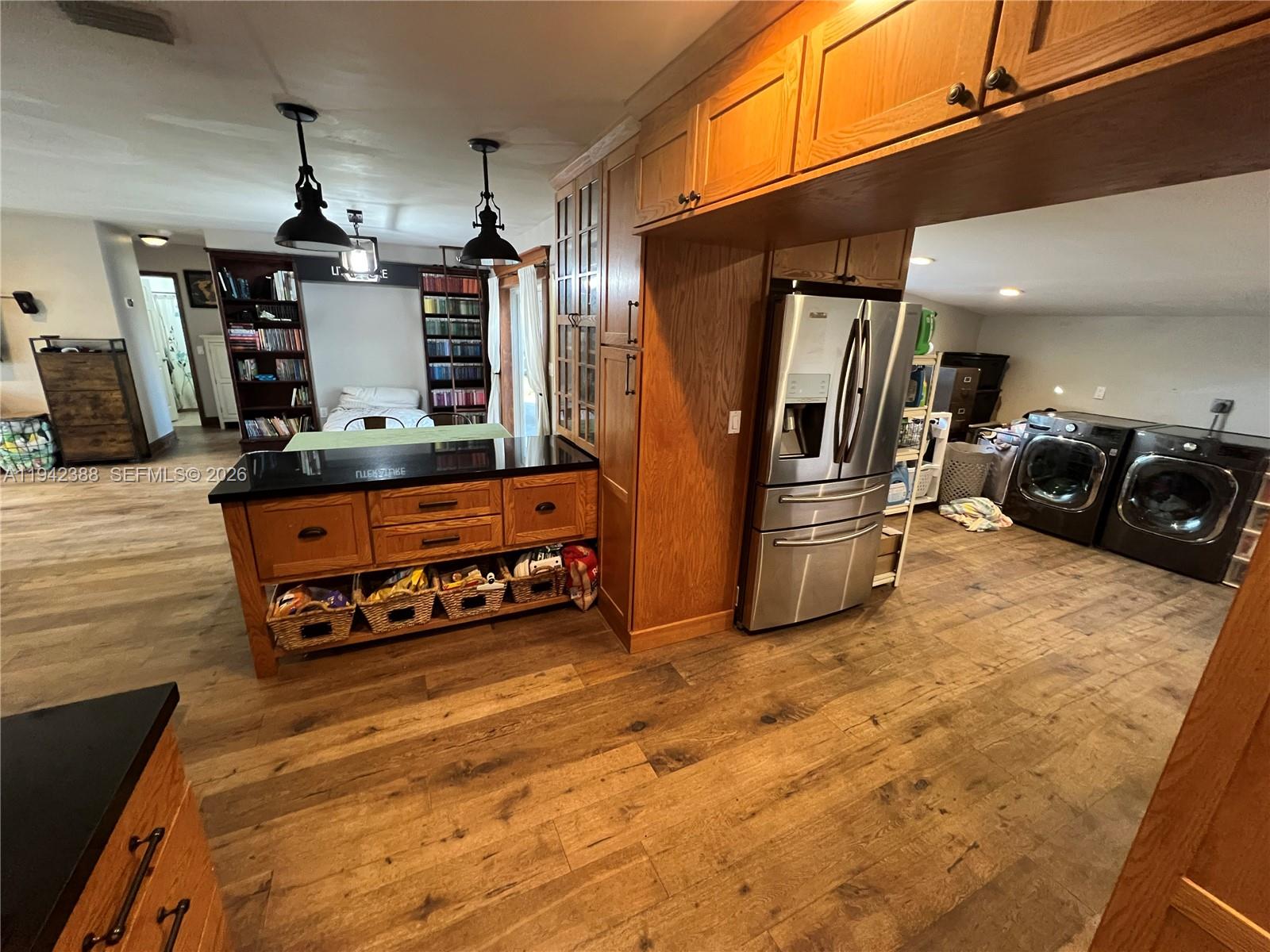 LAKEVIEW MANORS - Residential Lease