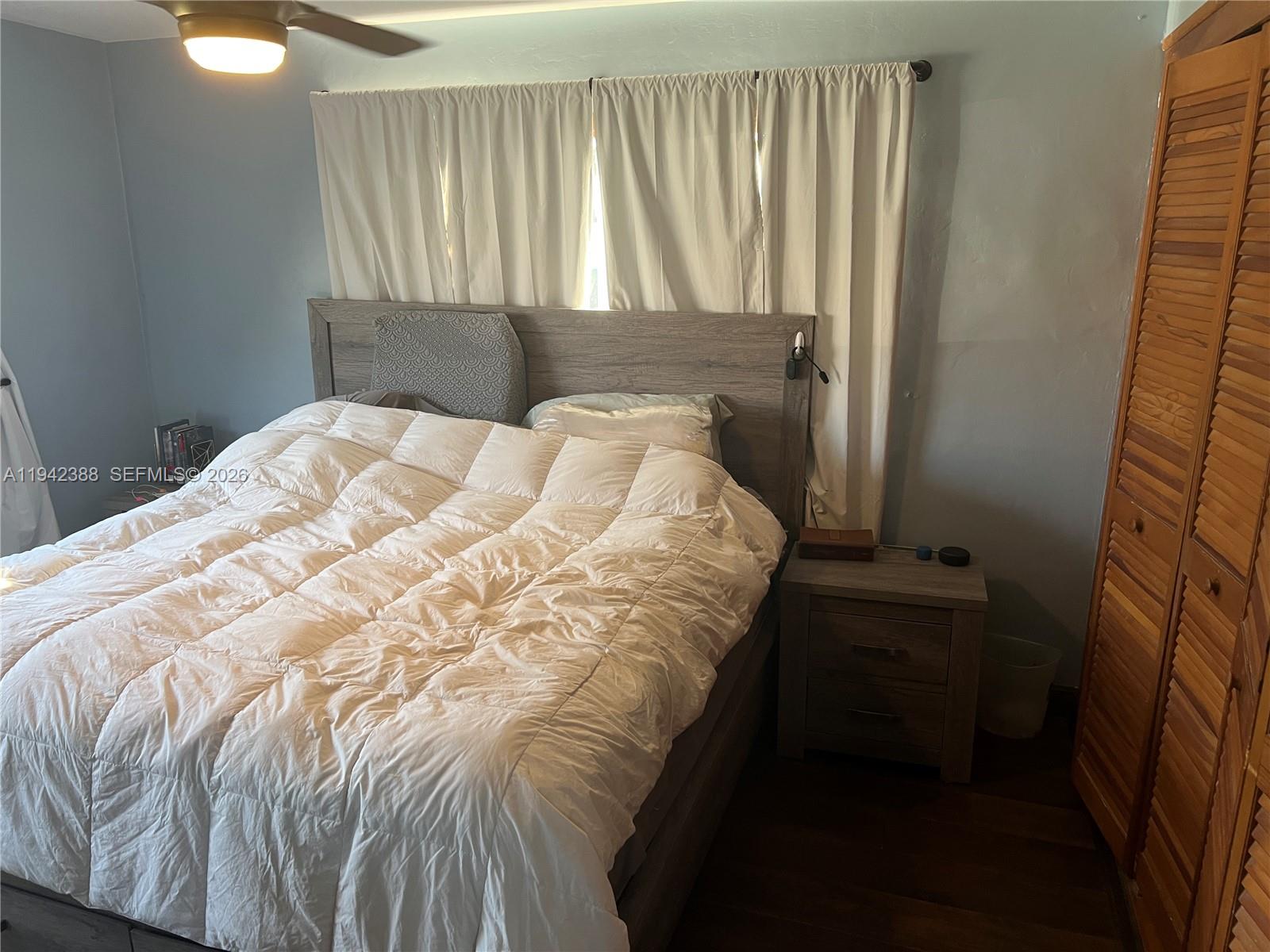 LAKEVIEW MANORS - Residential Lease