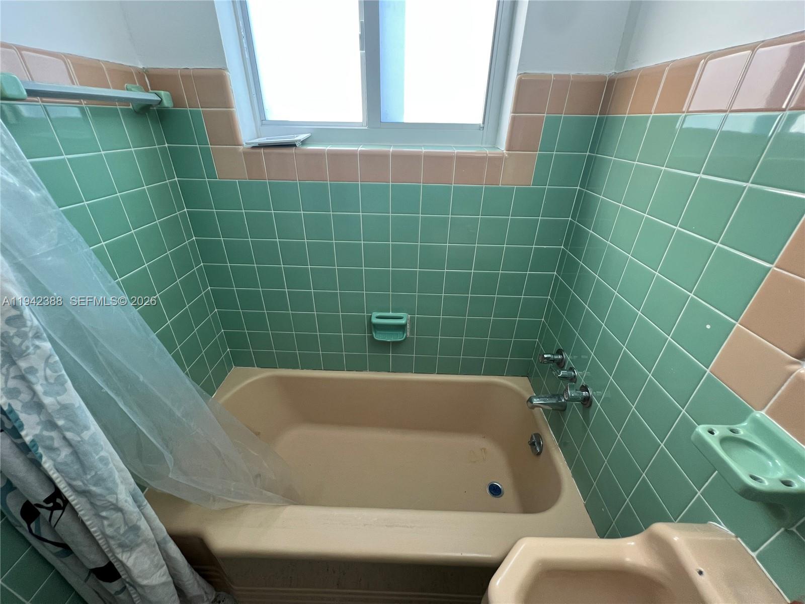 LAKEVIEW MANORS - Residential Lease