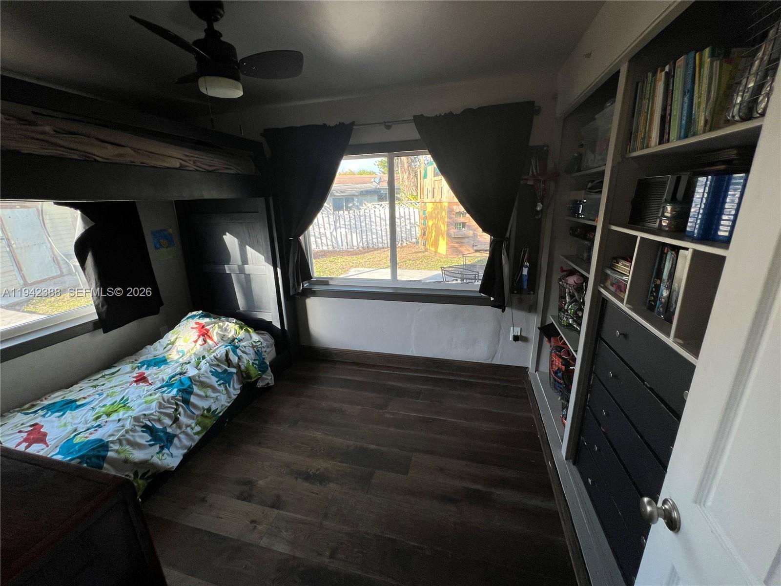 LAKEVIEW MANORS - Residential Lease