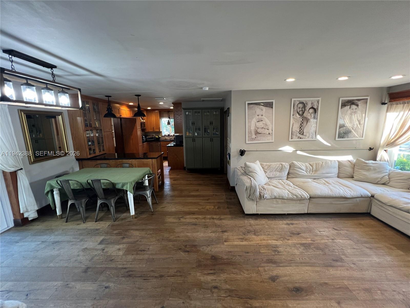 LAKEVIEW MANORS - Residential Lease