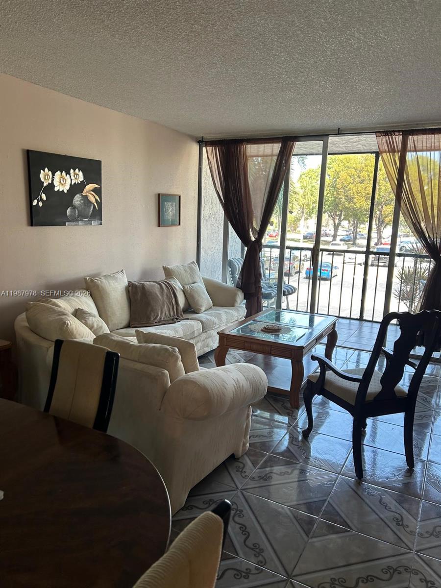 CONDOMINIUM 1 OF ENVIRON - Residential Lease