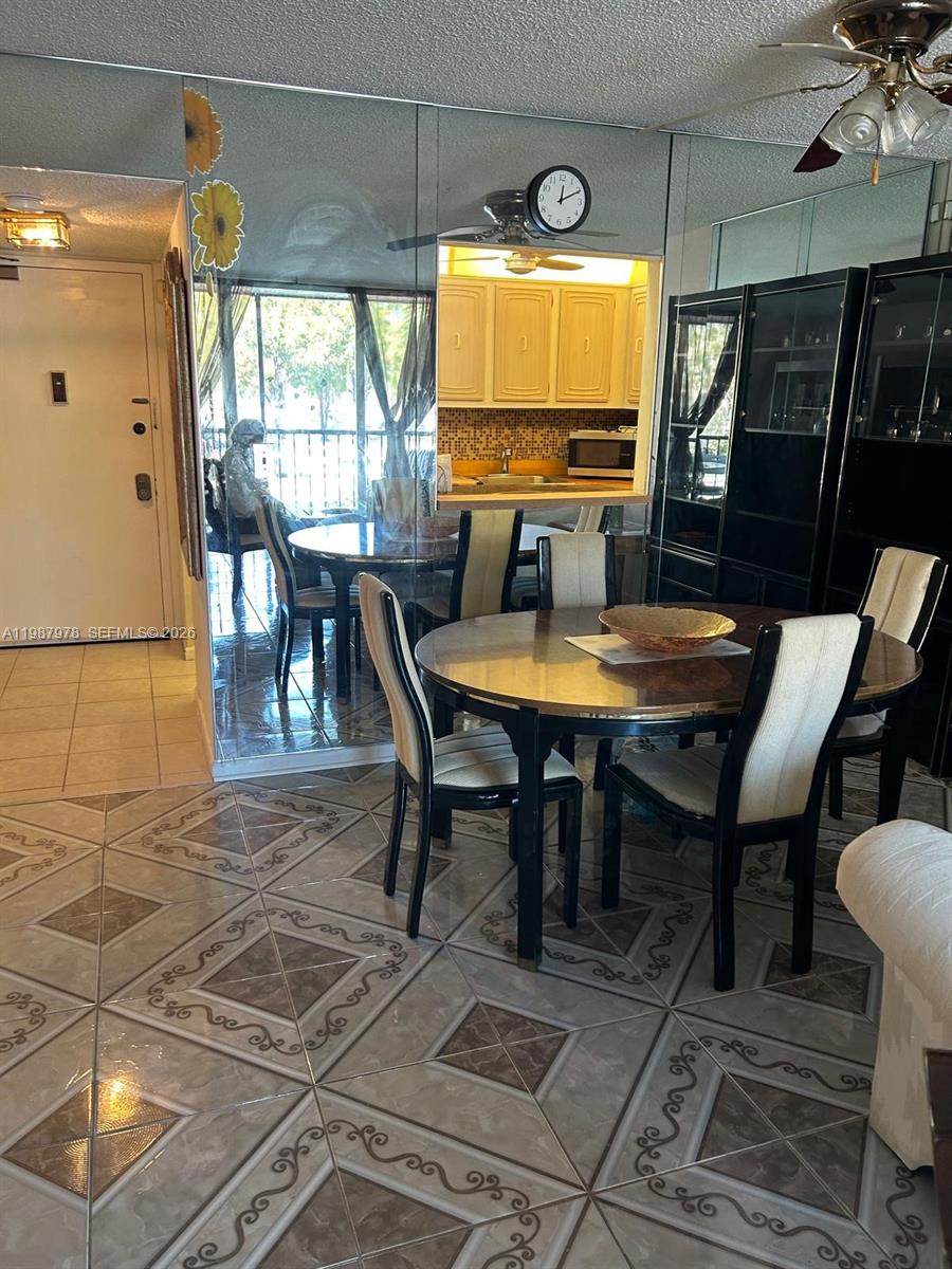 CONDOMINIUM 1 OF ENVIRON - Residential Lease