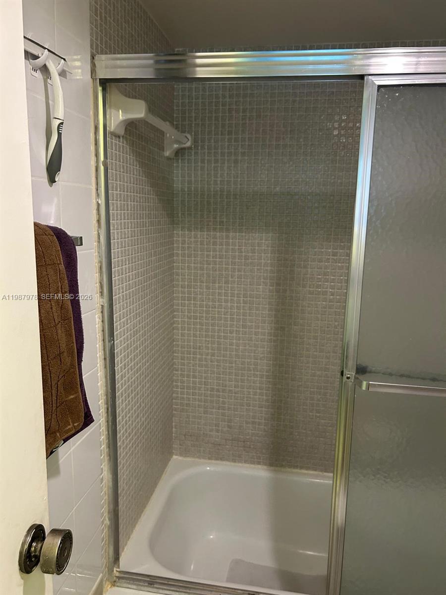 CONDOMINIUM 1 OF ENVIRON - Residential Lease