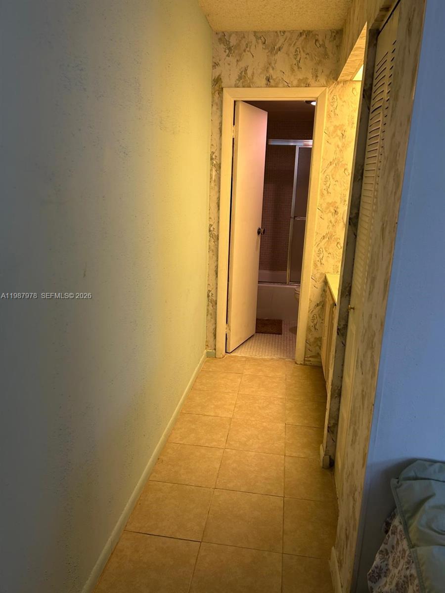 CONDOMINIUM 1 OF ENVIRON - Residential Lease