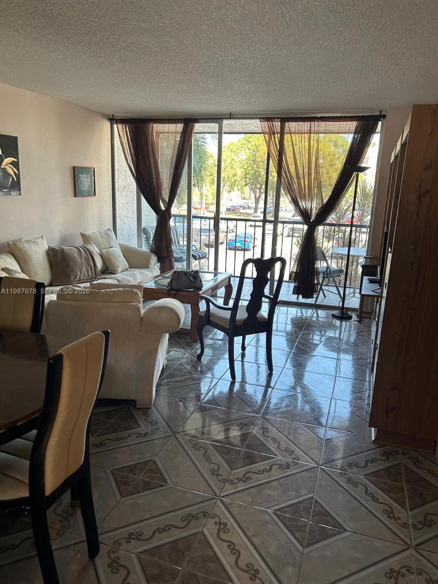 CONDOMINIUM 1 OF ENVIRON - Residential Lease