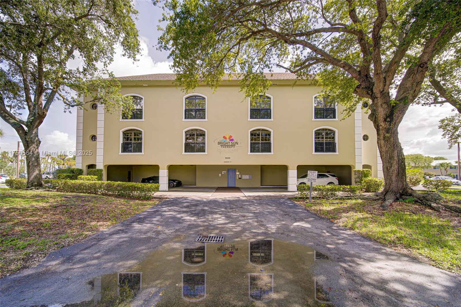 Turnkey office space in Palmetto Bay. The unit features a beautiful reception area as soon as you enter with a kitchenette right behind it. There are conference rooms, large offices with windows, a large room in the back for classes or training, and plenty of partitions throughout the space (open and closed), along with 1 air conditioner and 1 large bathroom. Plenty of parking is available at all times of the day, for all your clients and employees. Right off Us-1 and 160th St, with a very competitive rate, there is a long-term lease available for the right candidate.