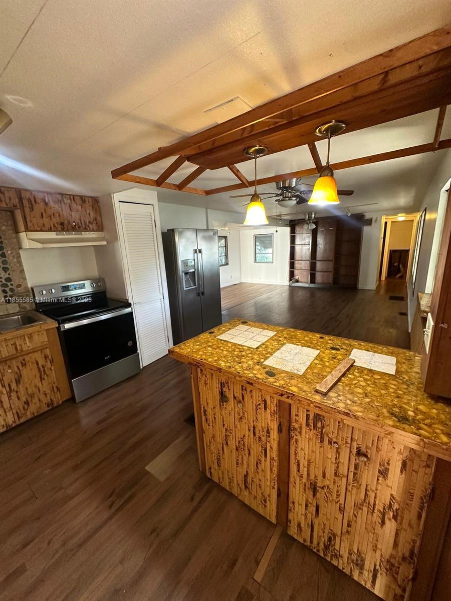 SANDALFOOT COVE SEC 1 - Residential Lease