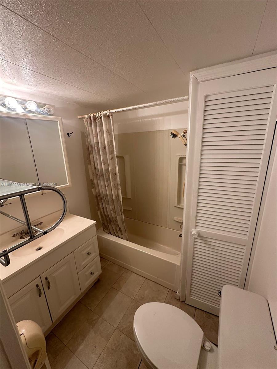 SANDALFOOT COVE SEC 1 - Residential Lease