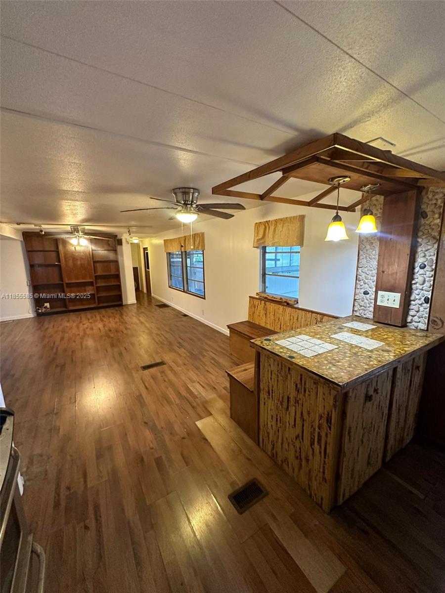 SANDALFOOT COVE SEC 1 - Residential Lease