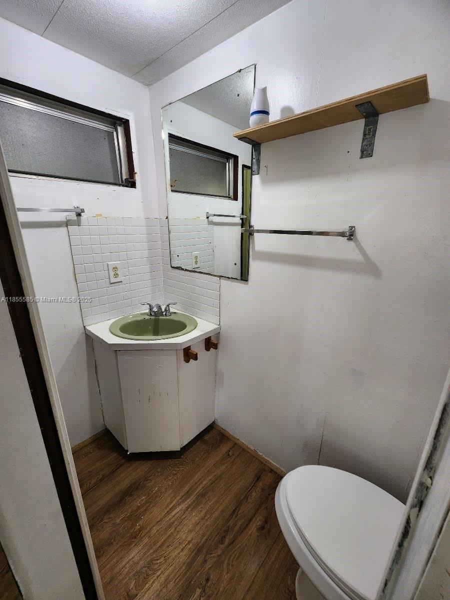 SANDALFOOT COVE SEC 1 - Residential Lease