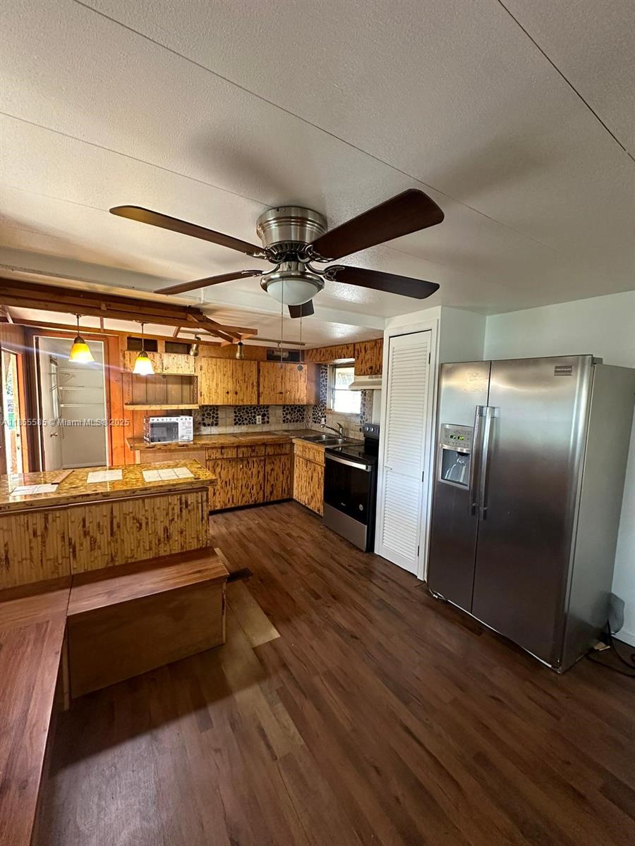 SANDALFOOT COVE SEC 1 - Residential Lease