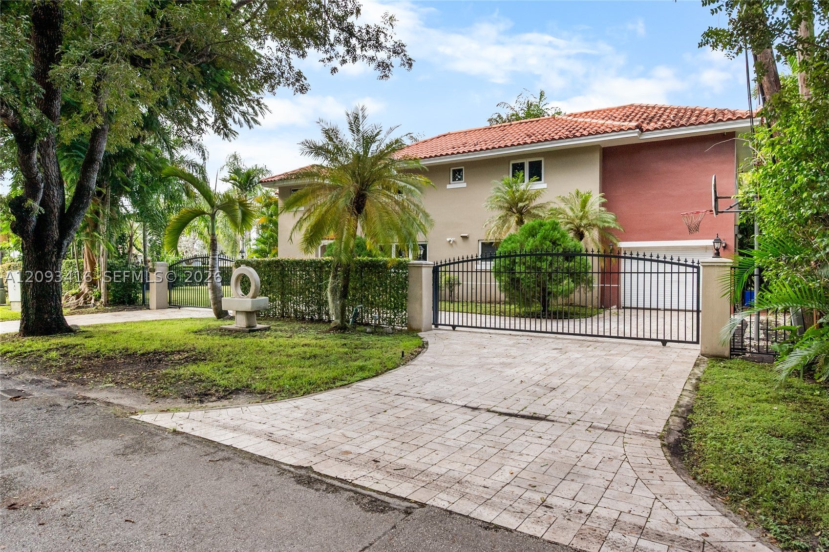1543 Dorado Ave