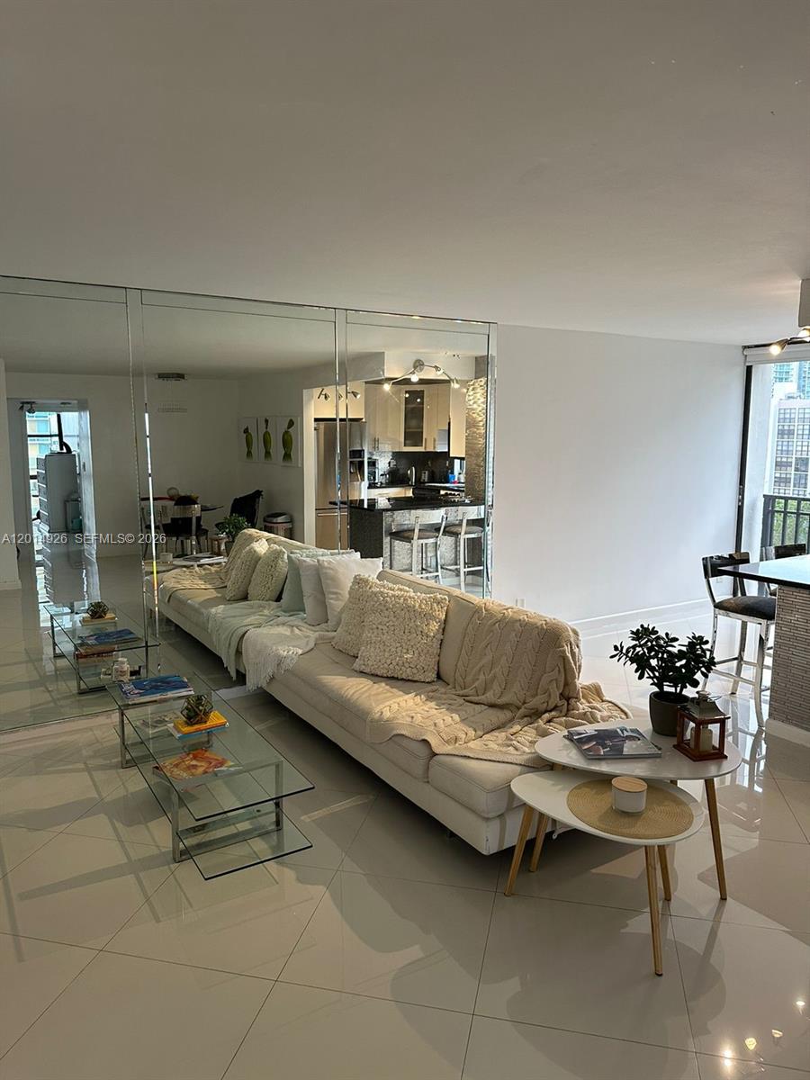 17021 N Bay Rd 815
