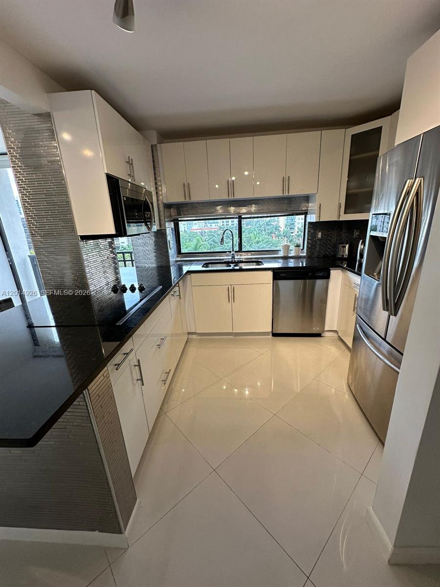 17021 N Bay Rd 815