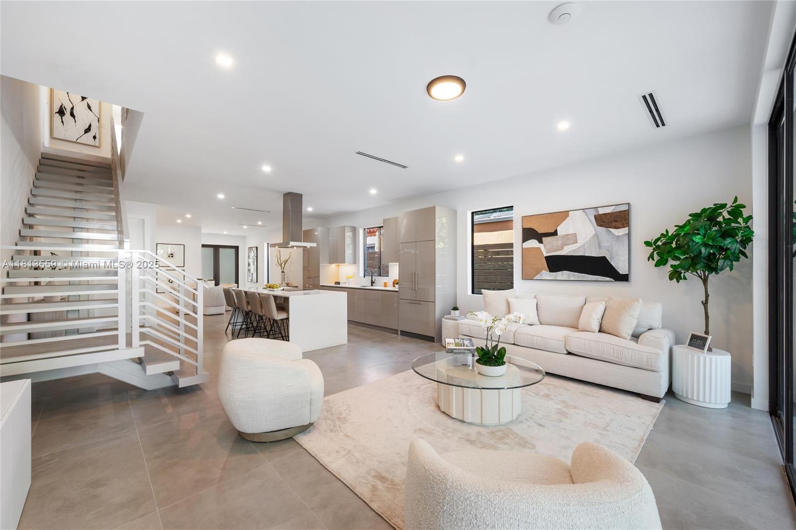 1201 SW 23rd St RIGHT
