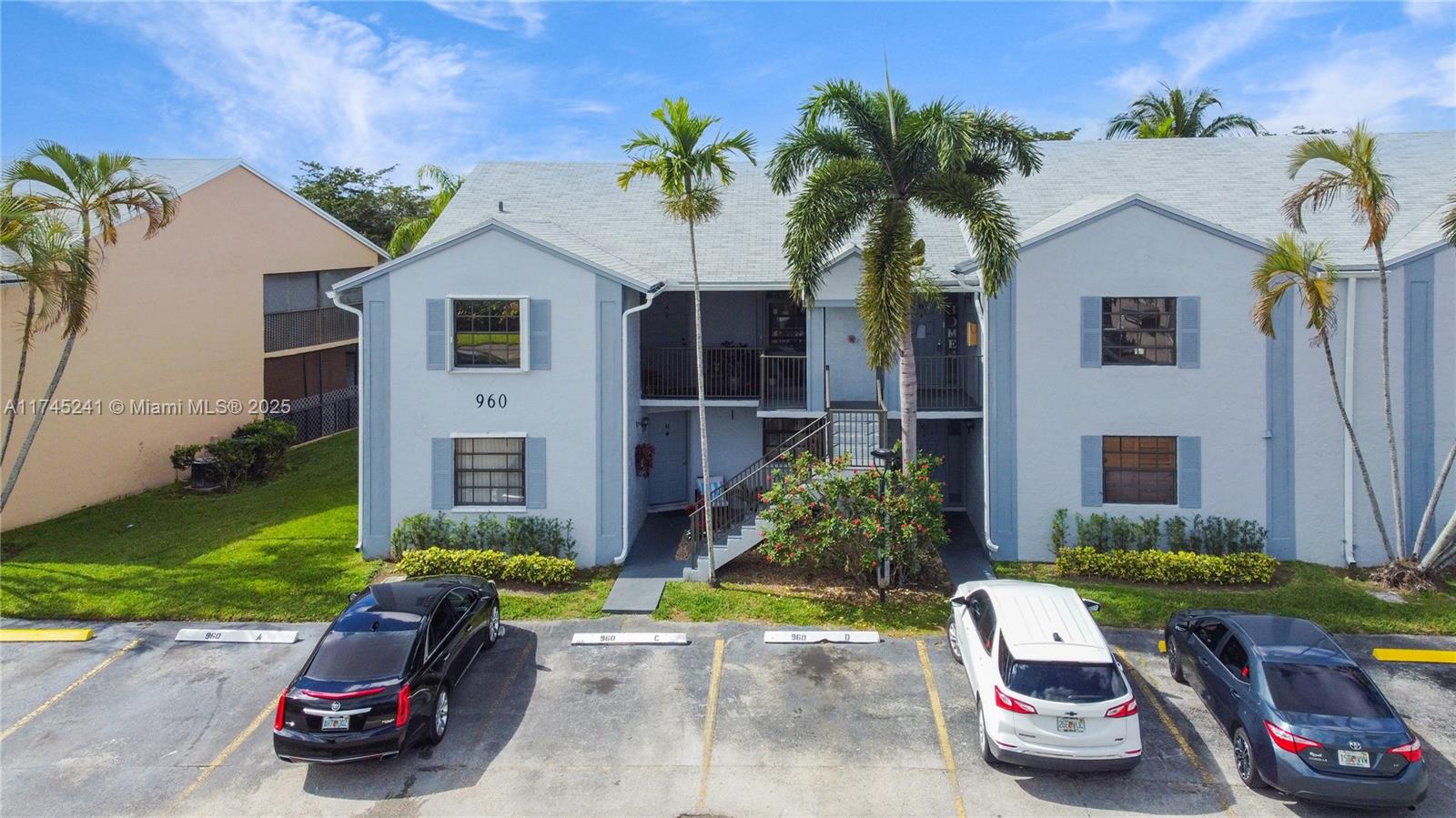 Property for Sale at 960 N Franklin Ave 960D, Homestead, Miami-Dade County, Florida - Bedrooms: 2 
Bathrooms: 2  - $239,000