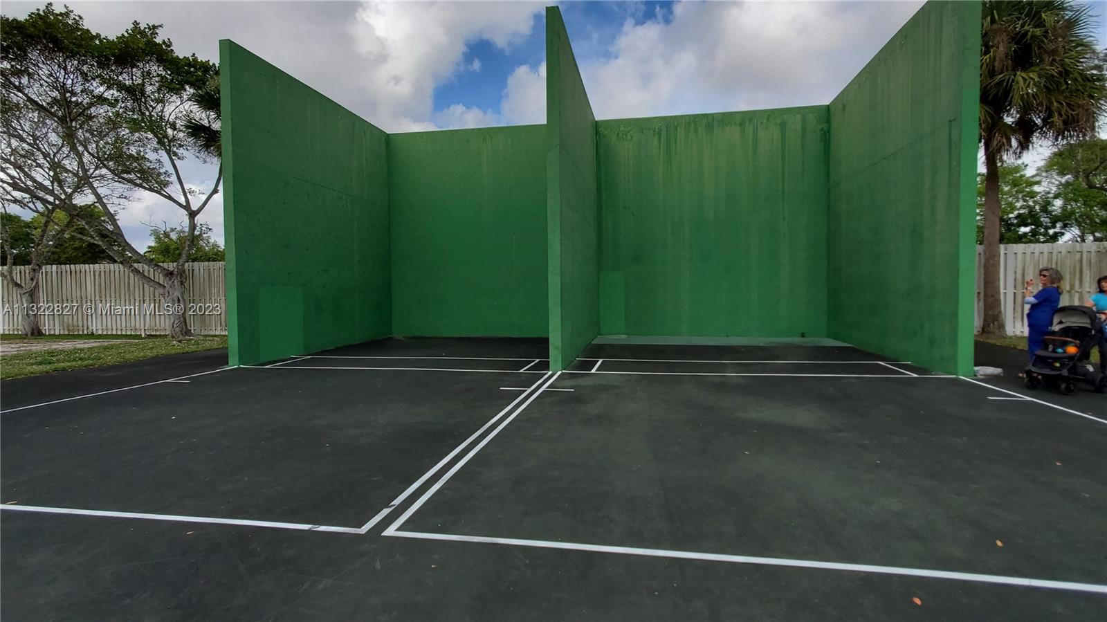 TWIN LAKE SHORES CENTRAL - Residential Lease