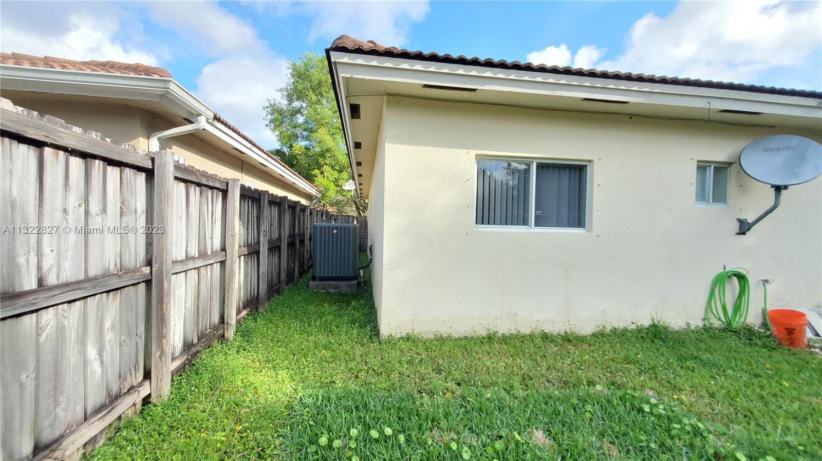 TWIN LAKE SHORES CENTRAL - Residential Lease