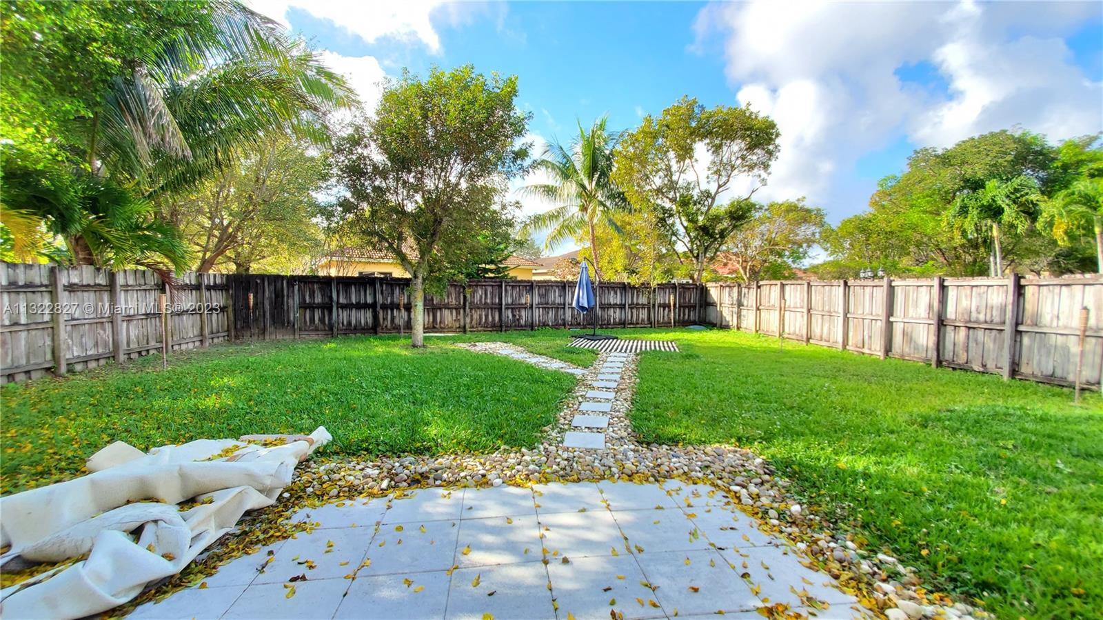 TWIN LAKE SHORES CENTRAL - Residential Lease