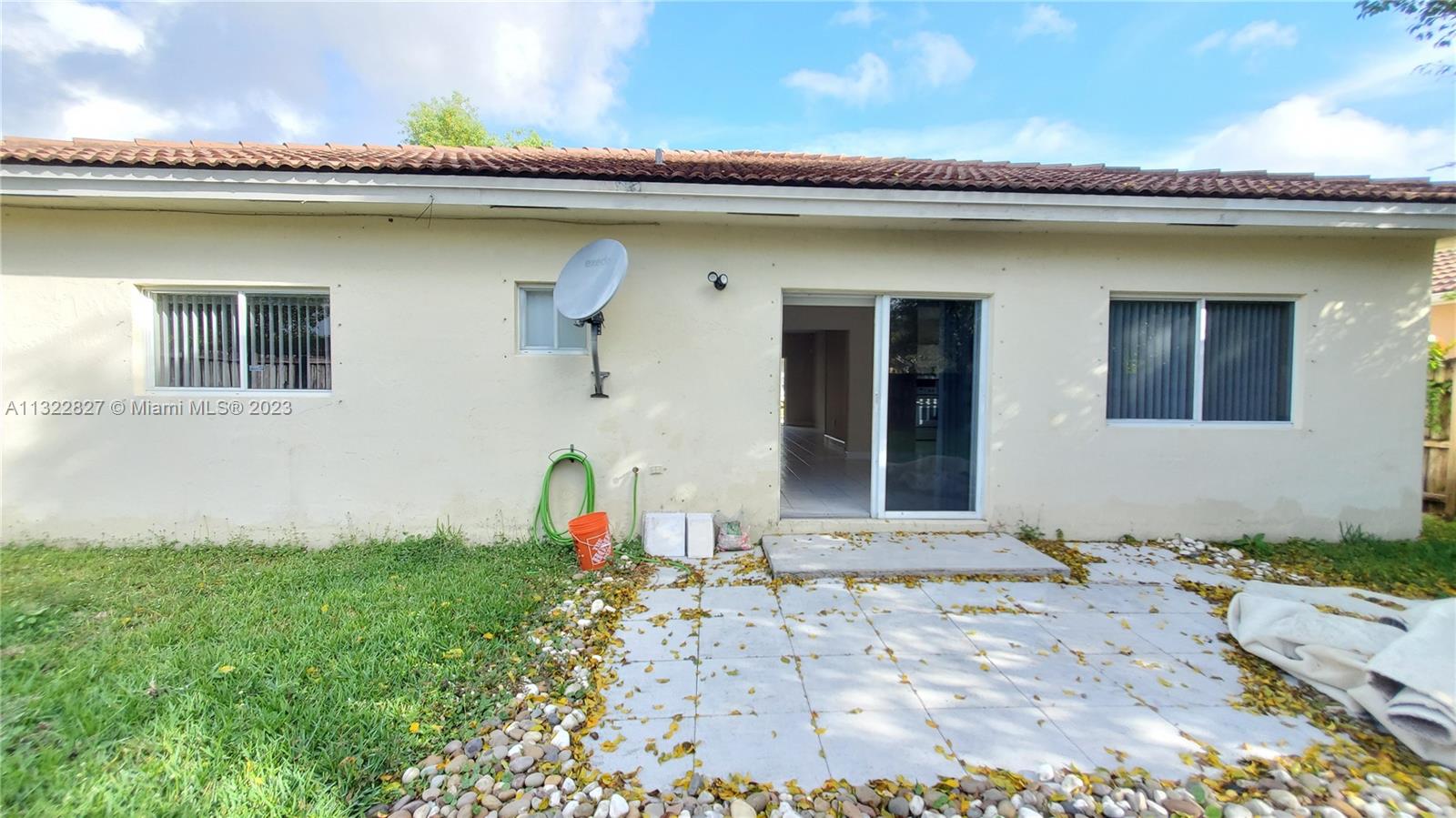 TWIN LAKE SHORES CENTRAL - Residential Lease