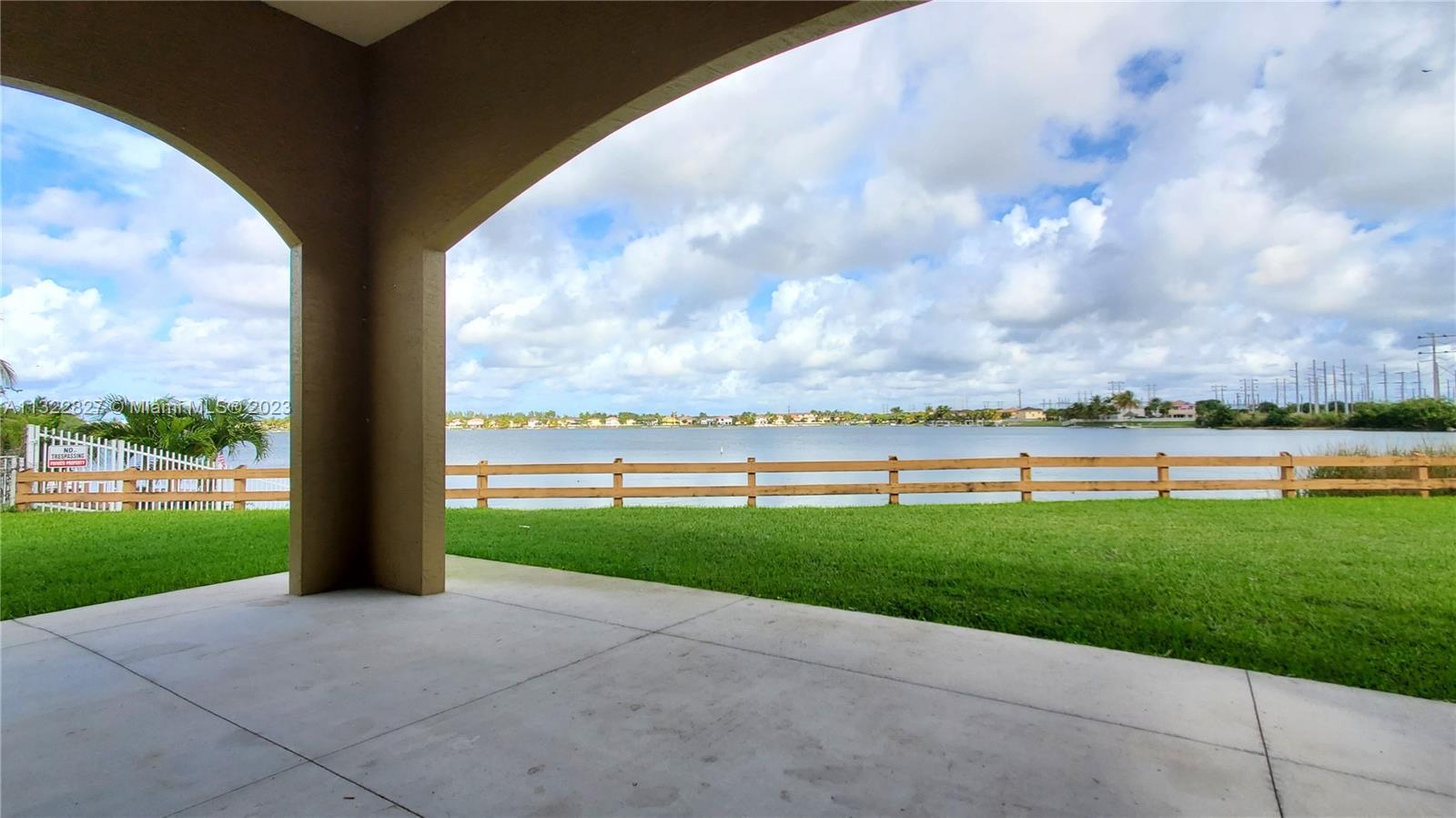 TWIN LAKE SHORES CENTRAL - Residential Lease