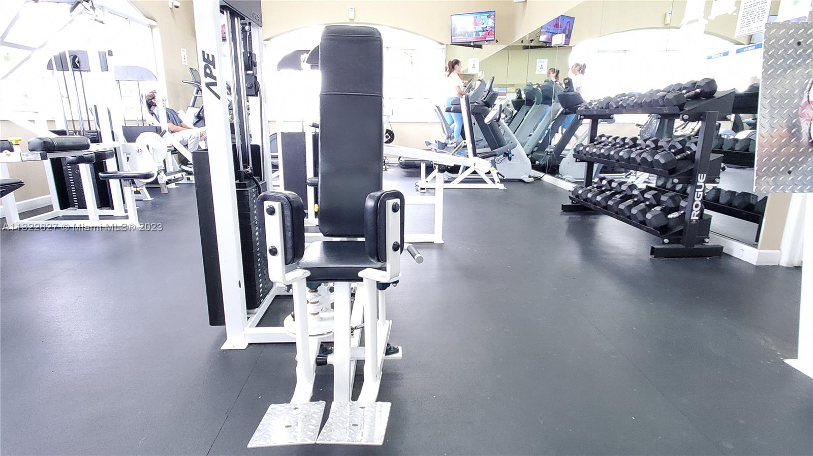 TWIN LAKE SHORES CENTRAL - Residential Lease