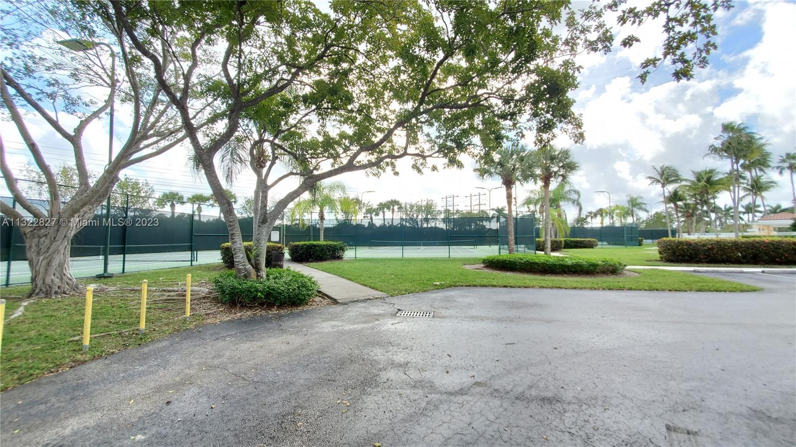 TWIN LAKE SHORES CENTRAL - Residential Lease