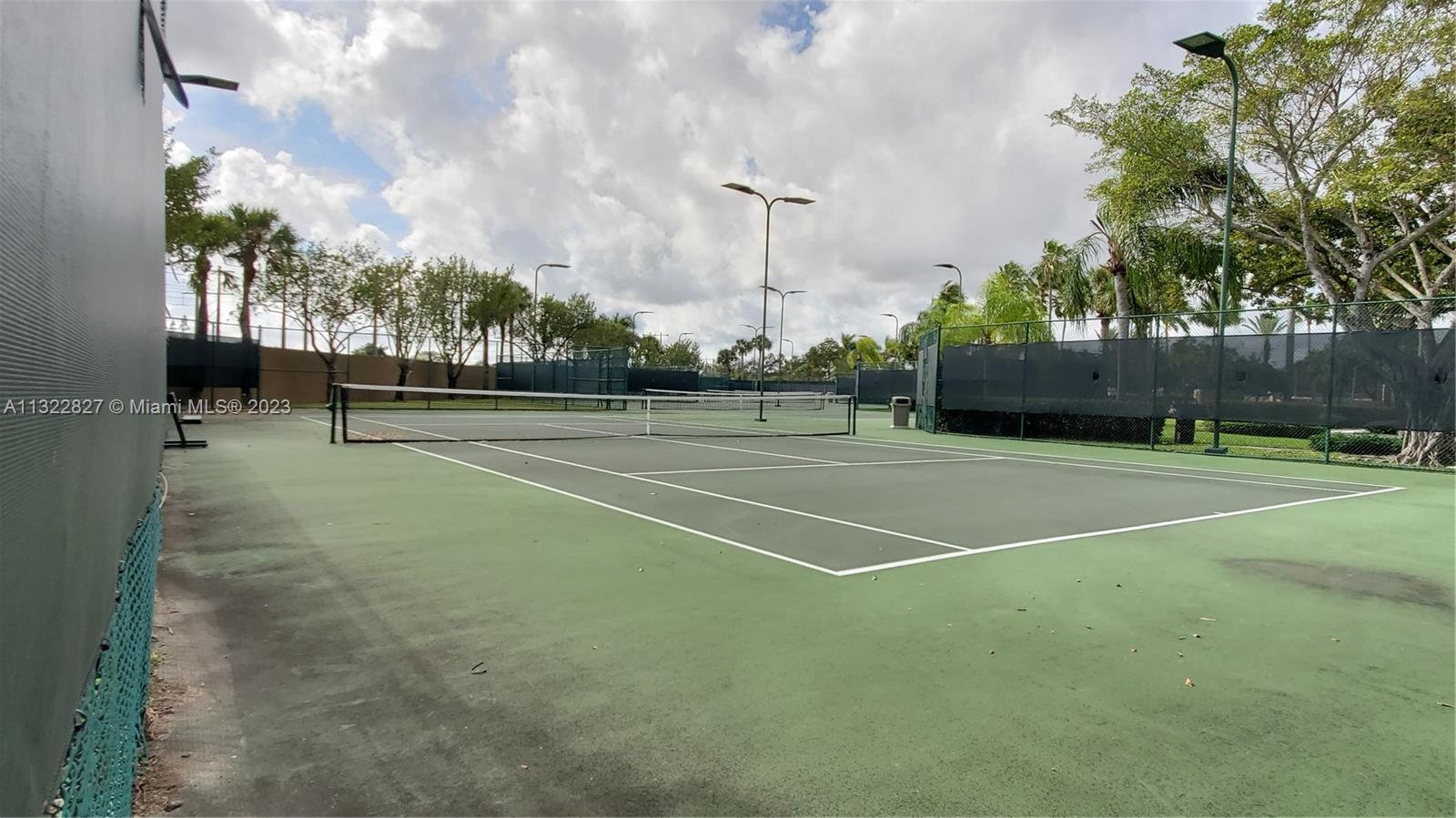 TWIN LAKE SHORES CENTRAL - Residential Lease