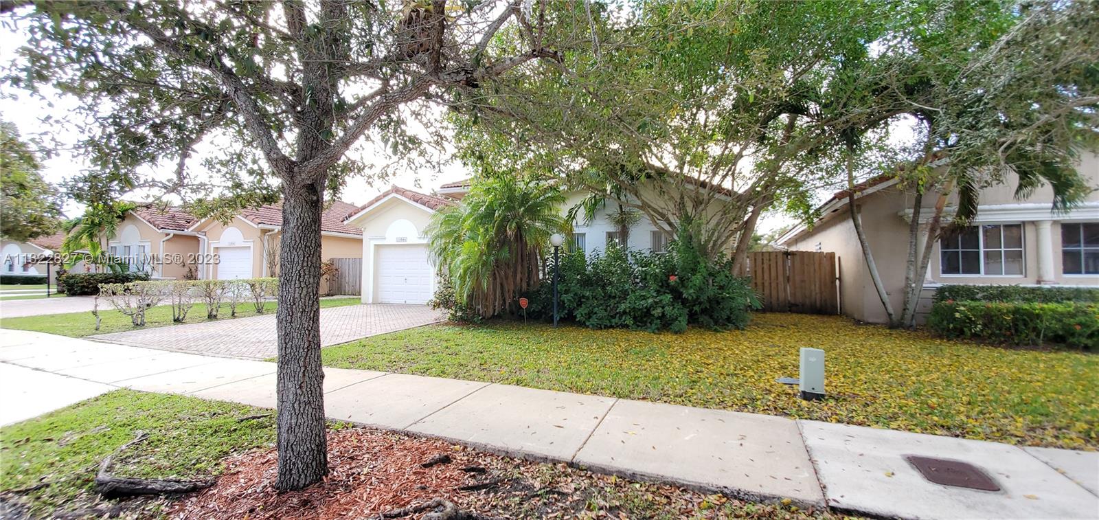 TWIN LAKE SHORES CENTRAL - Residential Lease