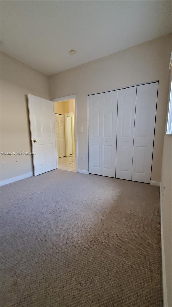 TWIN LAKE SHORES CENTRAL - Residential Lease