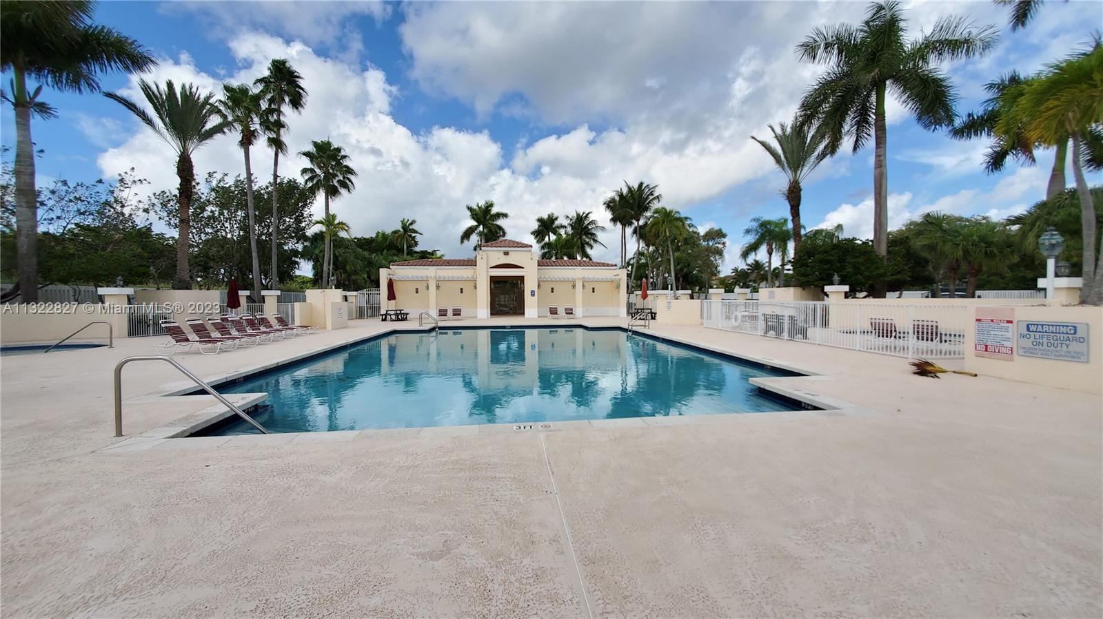 TWIN LAKE SHORES CENTRAL - Residential Lease