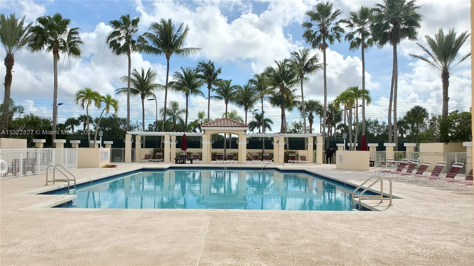 TWIN LAKE SHORES CENTRAL - Residential Lease