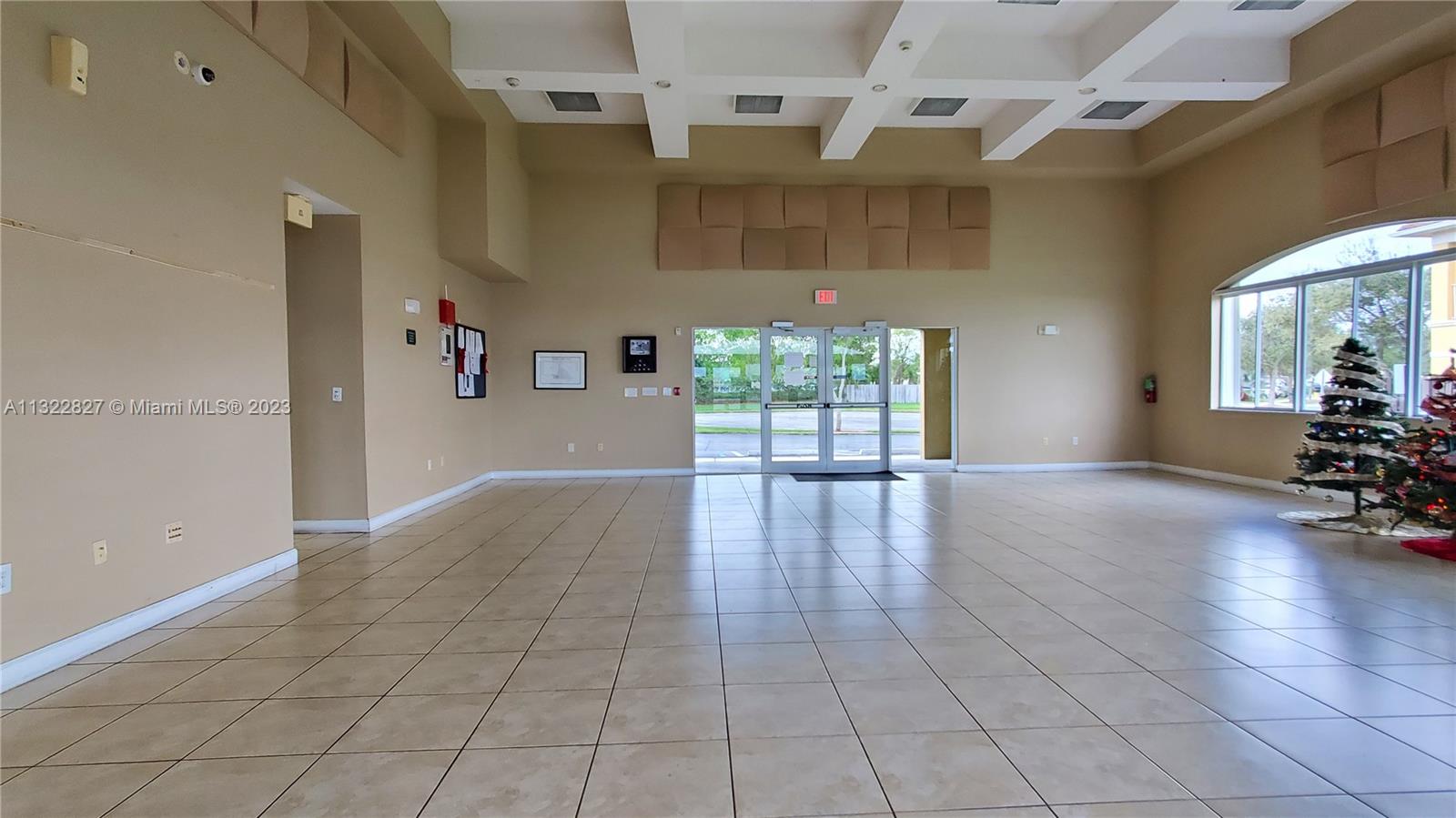 TWIN LAKE SHORES CENTRAL - Residential Lease