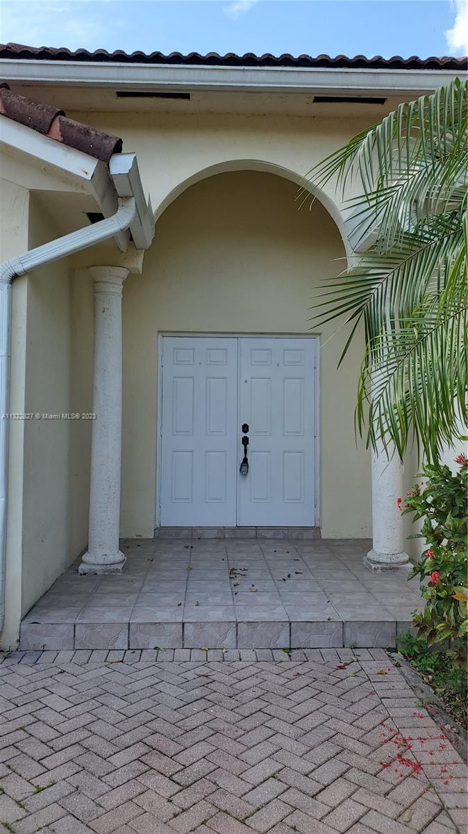 TWIN LAKE SHORES CENTRAL - Residential Lease