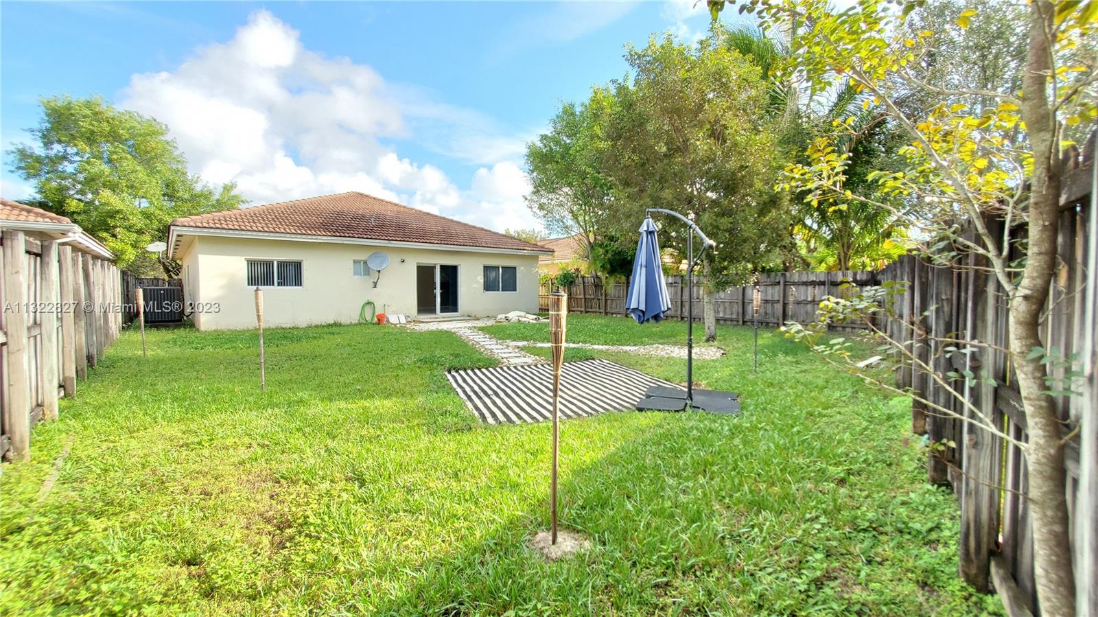 TWIN LAKE SHORES CENTRAL - Residential Lease