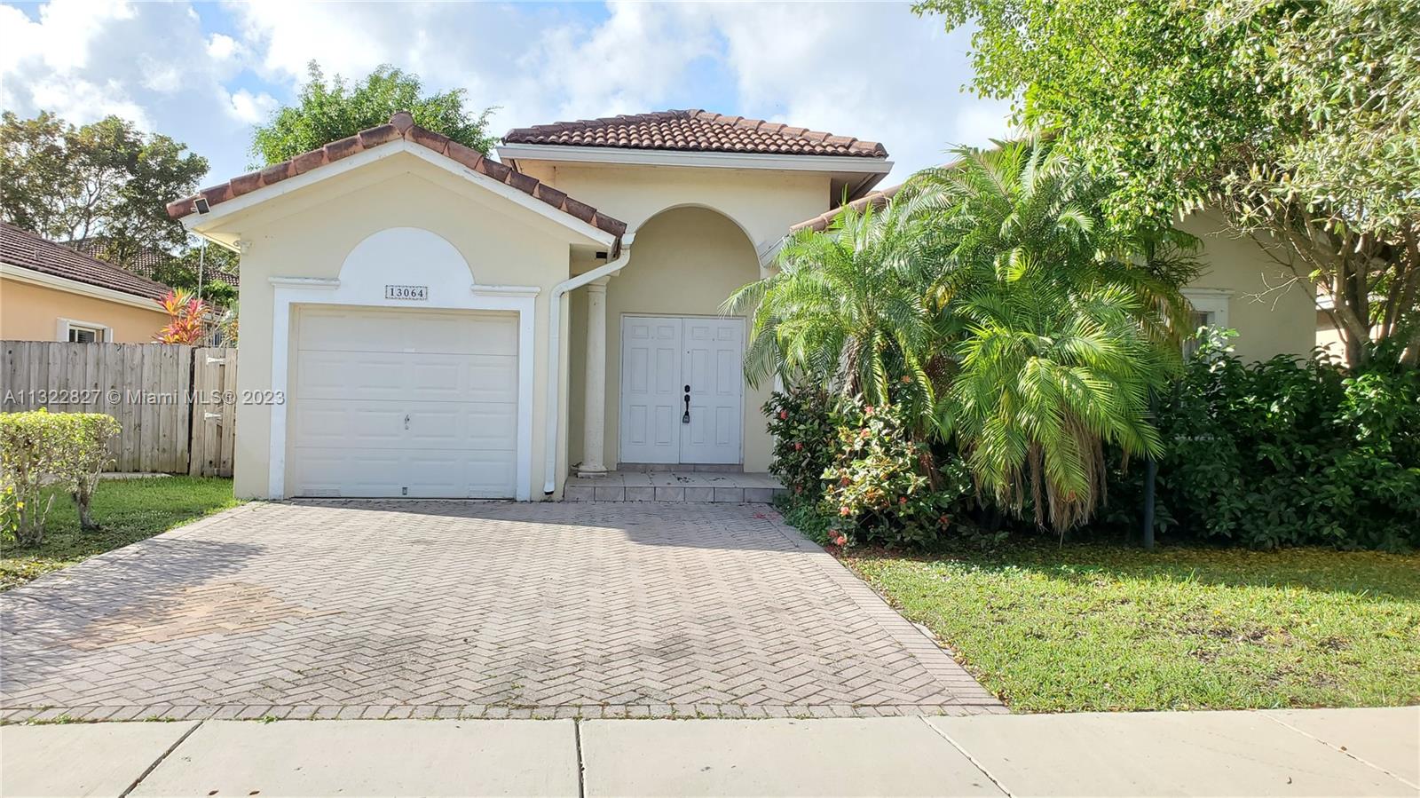 TWIN LAKE SHORES CENTRAL - Residential Lease